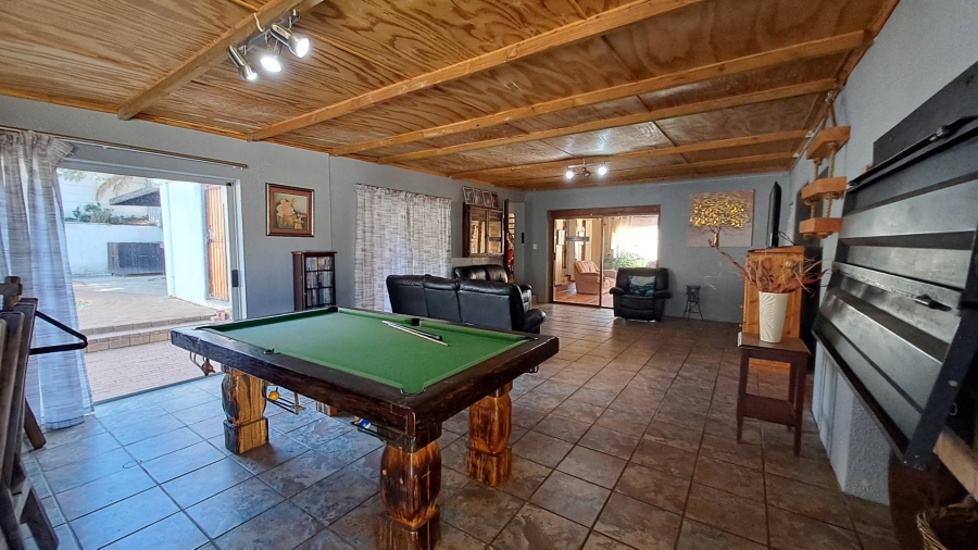 5 Bedroom Property for Sale in Amandelrug Western Cape